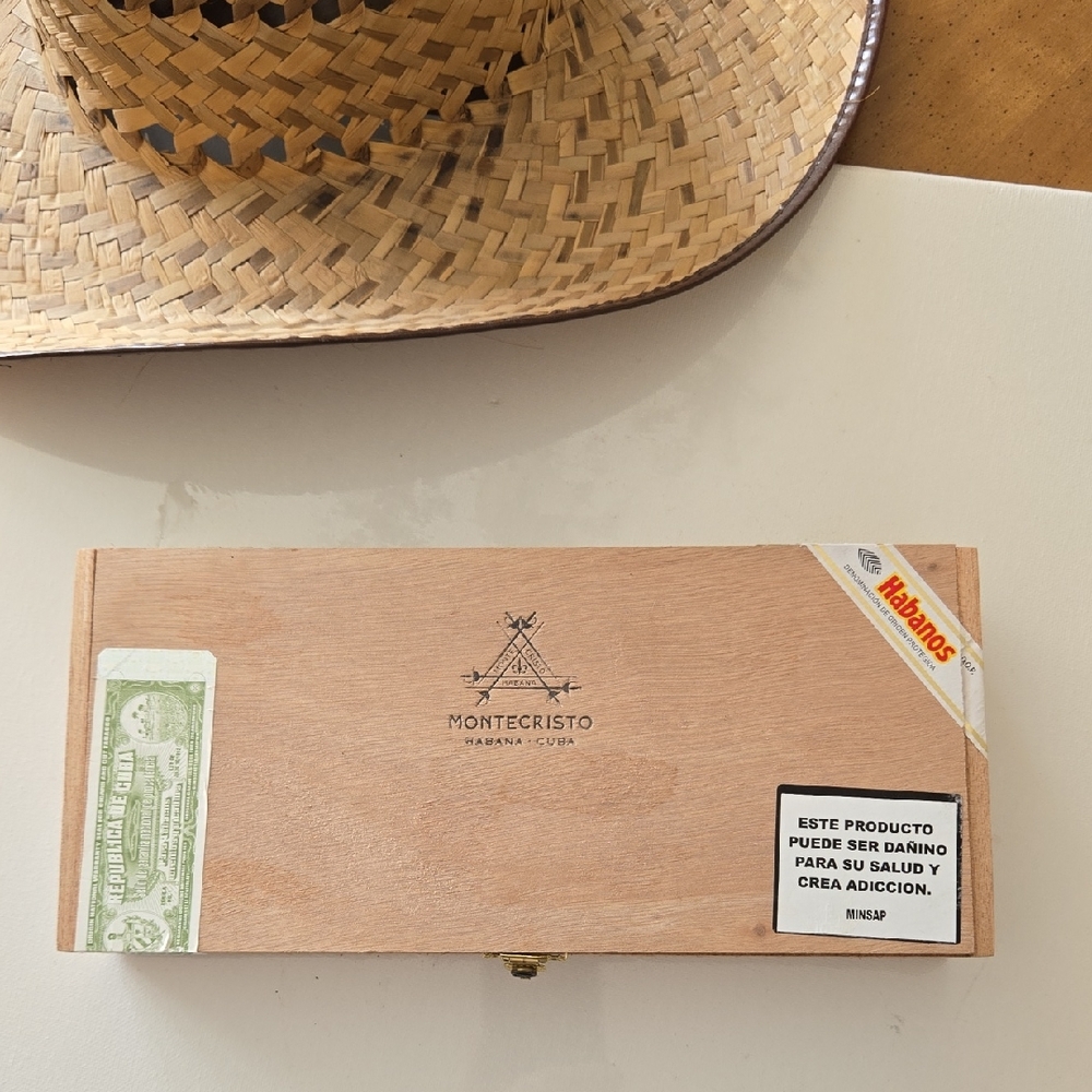 Montecristo Petit Edmundo wood Cigar Box